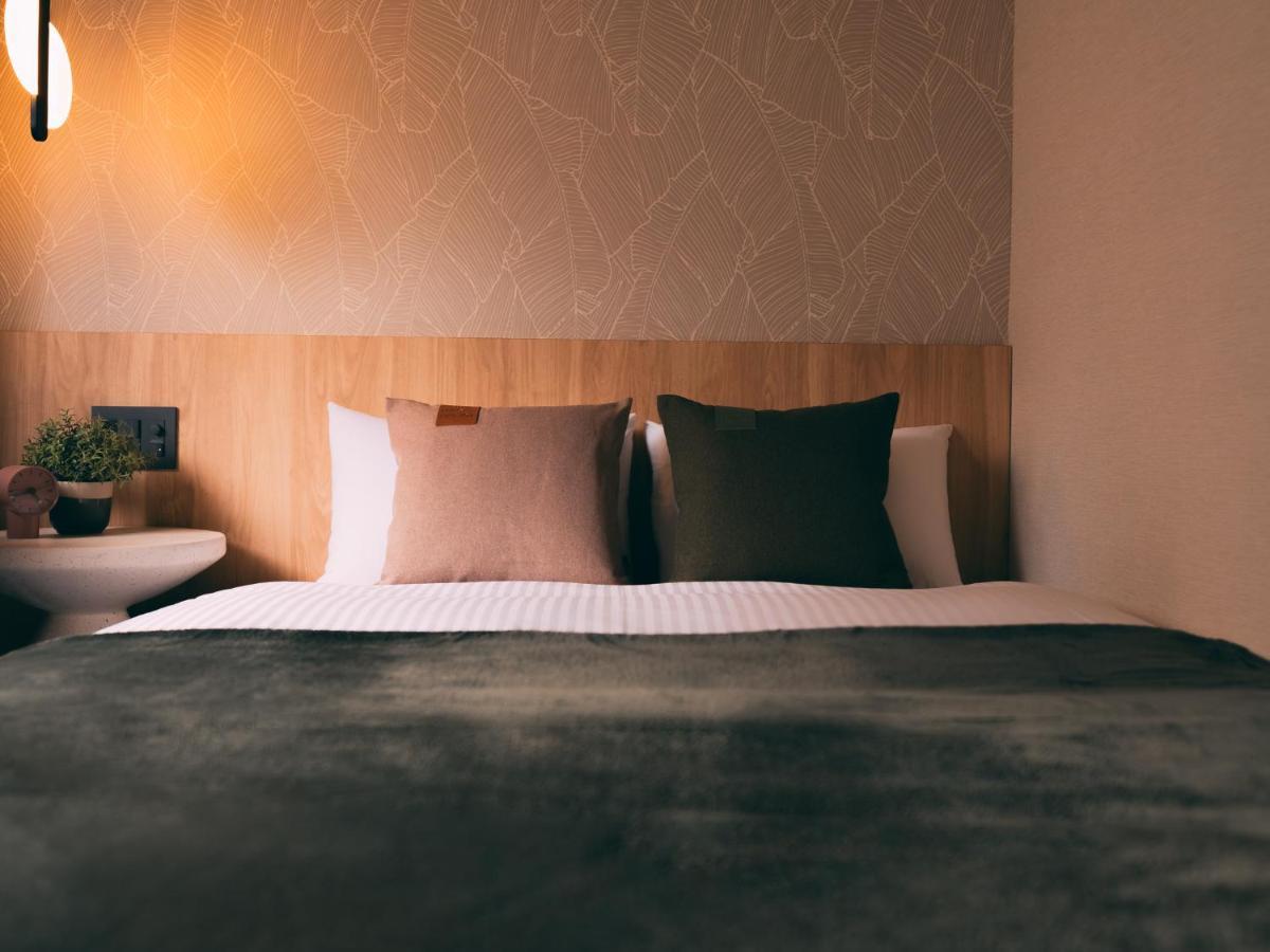 R Hotel-The Atelier Shinsaibashi East Осака Экстерьер фото