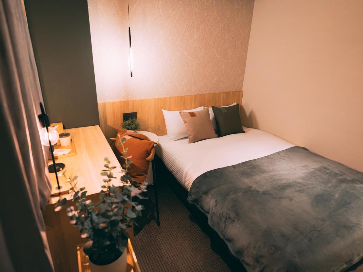 R Hotel-The Atelier Shinsaibashi East Осака Экстерьер фото